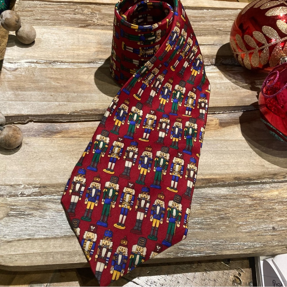 VINTAGE UNICEF 100% SILK NUTCRACKERS TIE